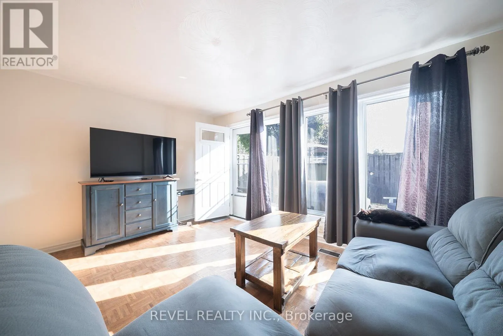 38 - 273 ELGIN STREET