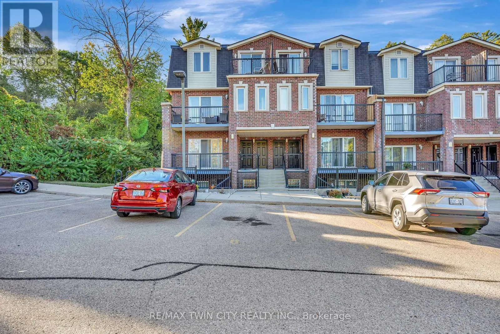 1D - 45 CEDARHILL CRESCENT