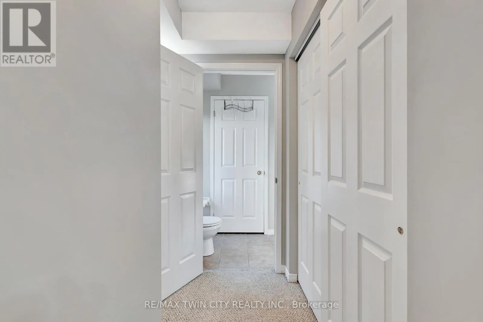 1D - 45 CEDARHILL CRESCENT