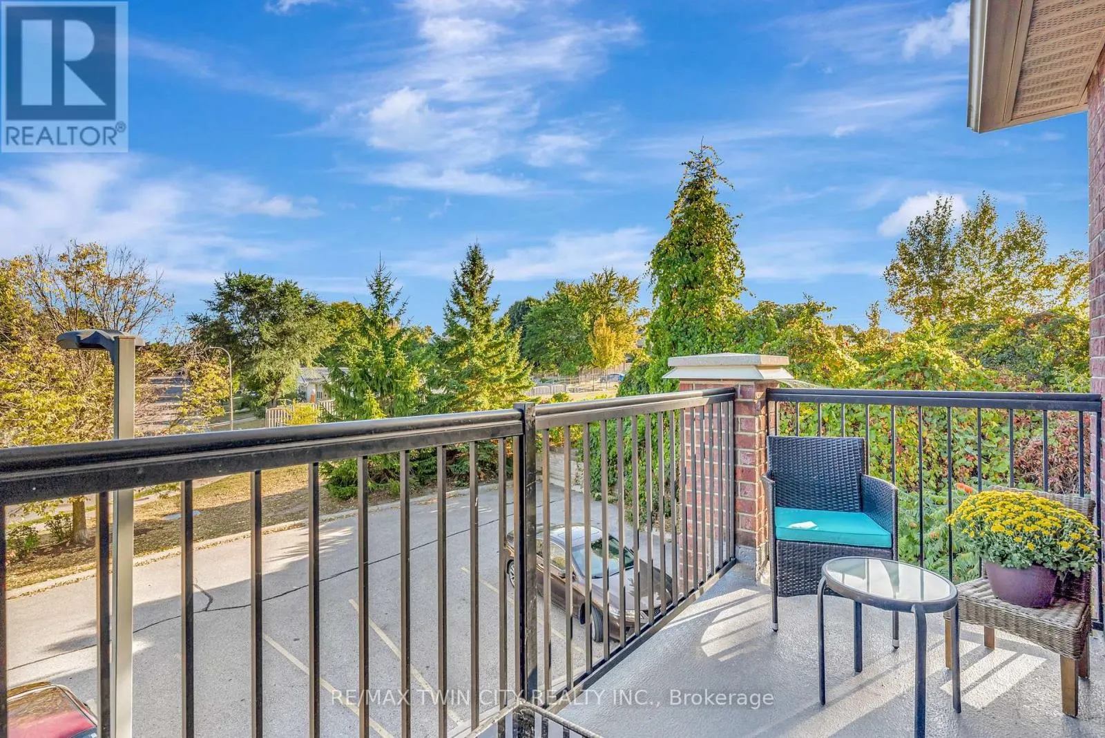 1D - 45 CEDARHILL CRESCENT