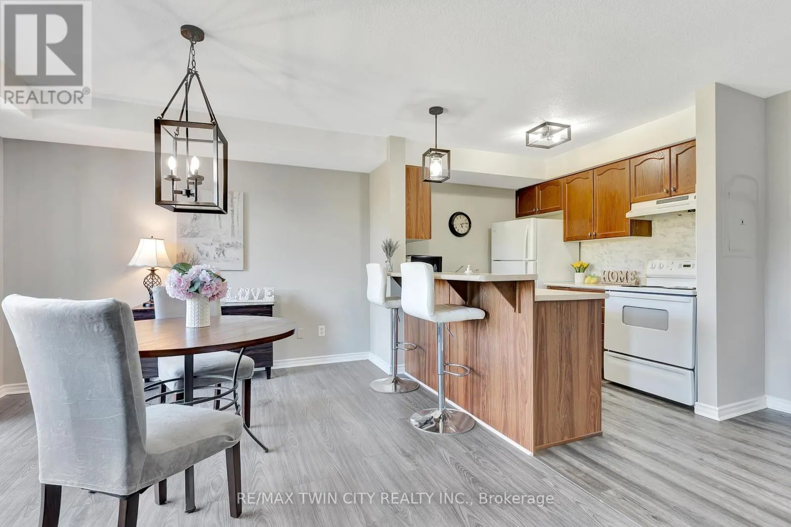 1D - 45 CEDARHILL CRESCENT
