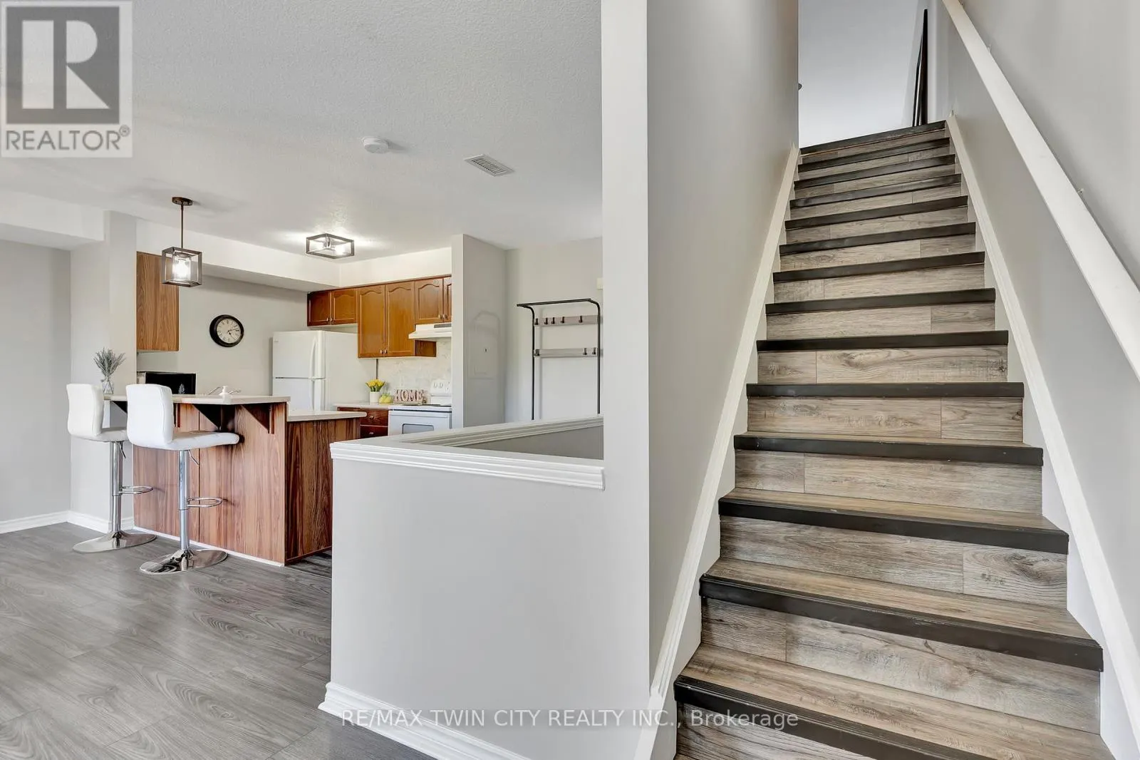 1D - 45 CEDARHILL CRESCENT