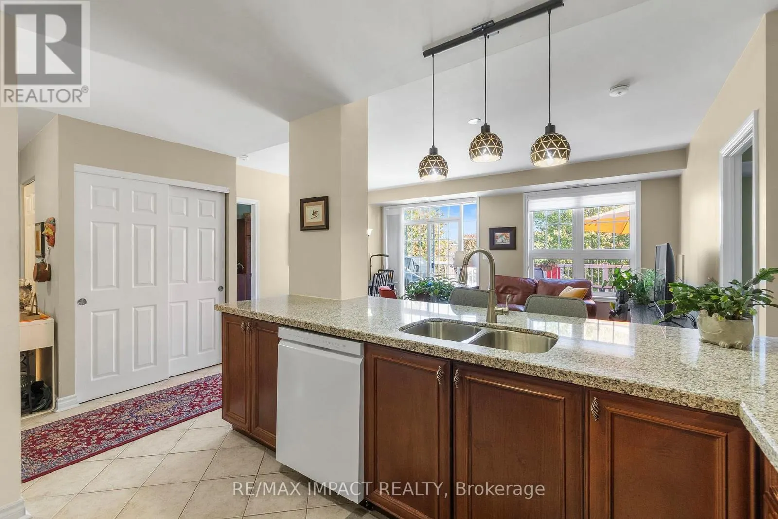 317 - 148 THIRD STREET, #317