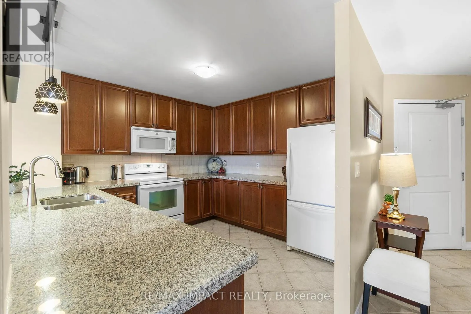317 - 148 THIRD STREET, #317