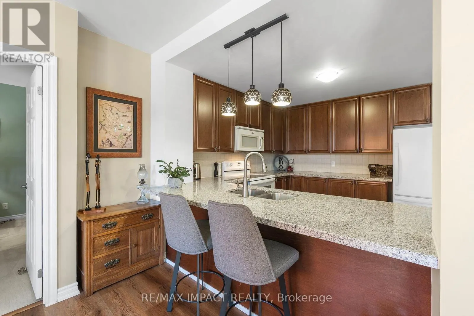 317 - 148 THIRD STREET, #317