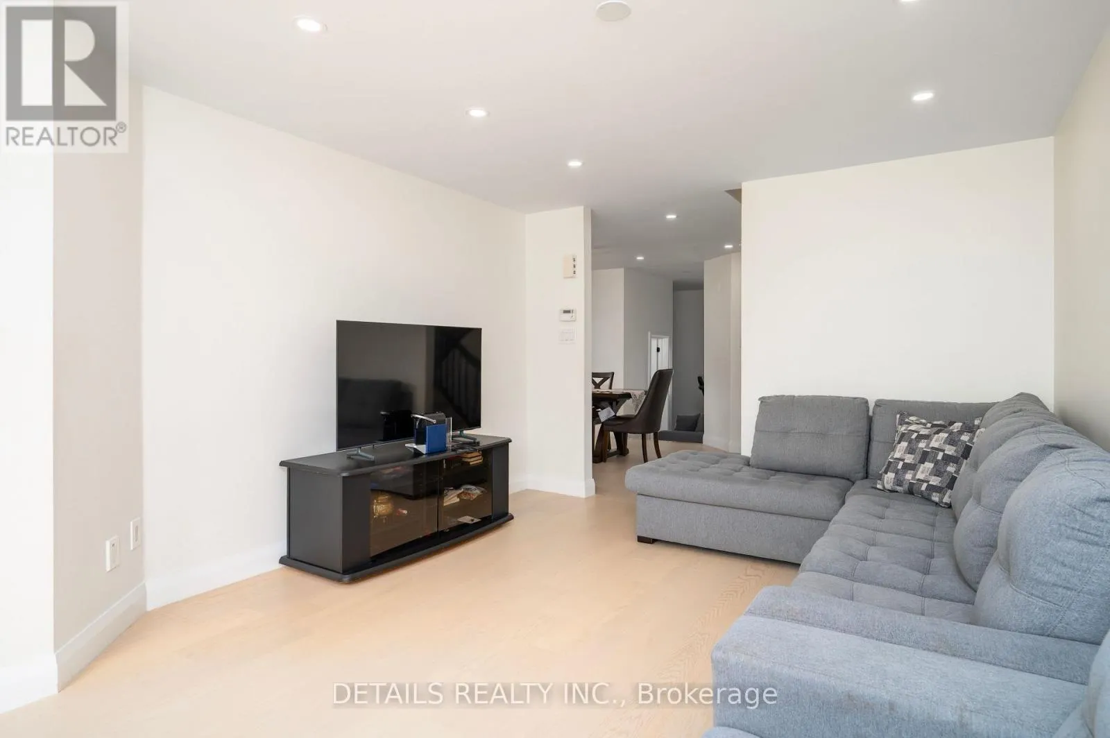 732 CARMELLA CRESCENT