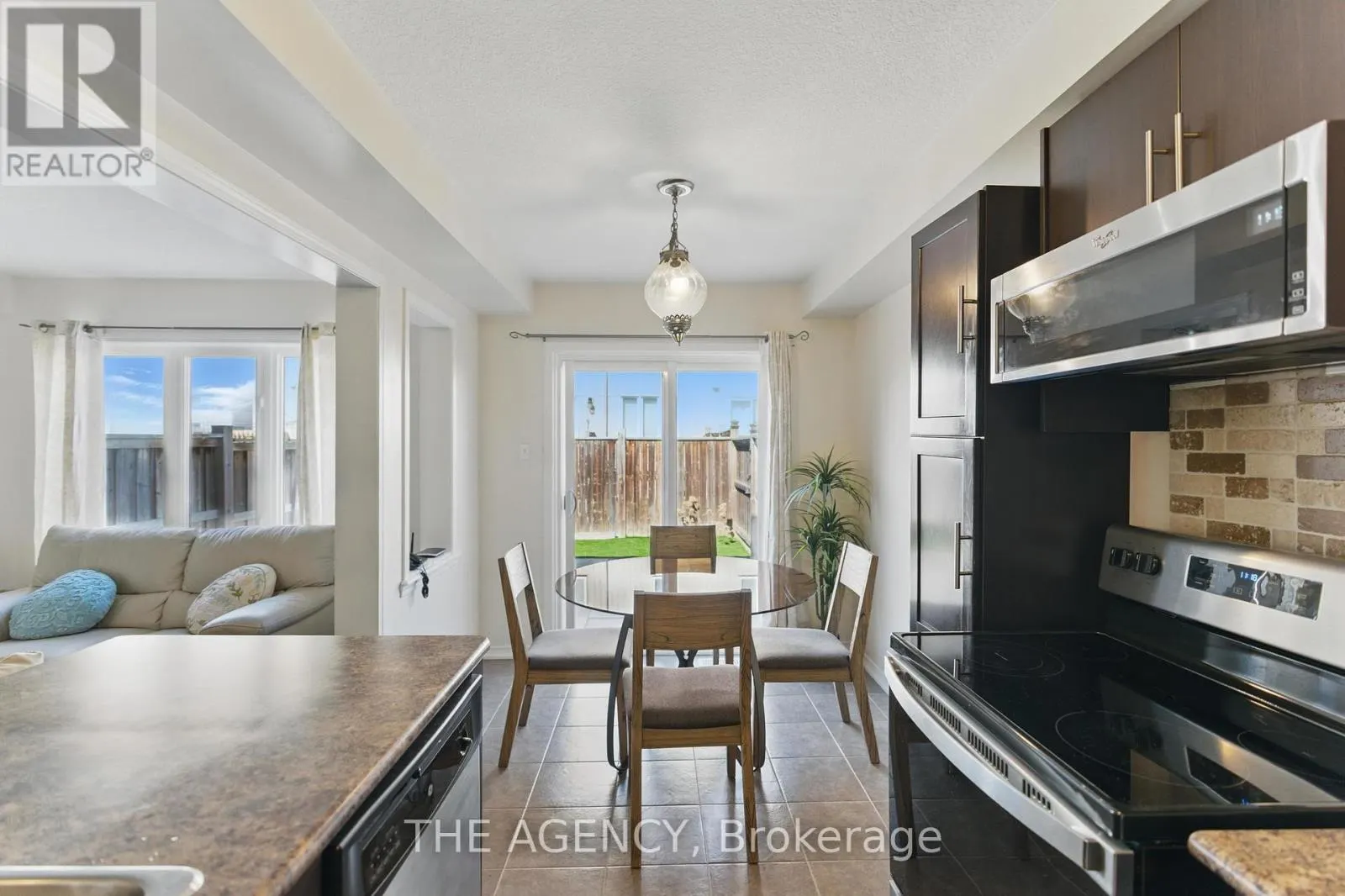 9 LYNCH CRESCENT
