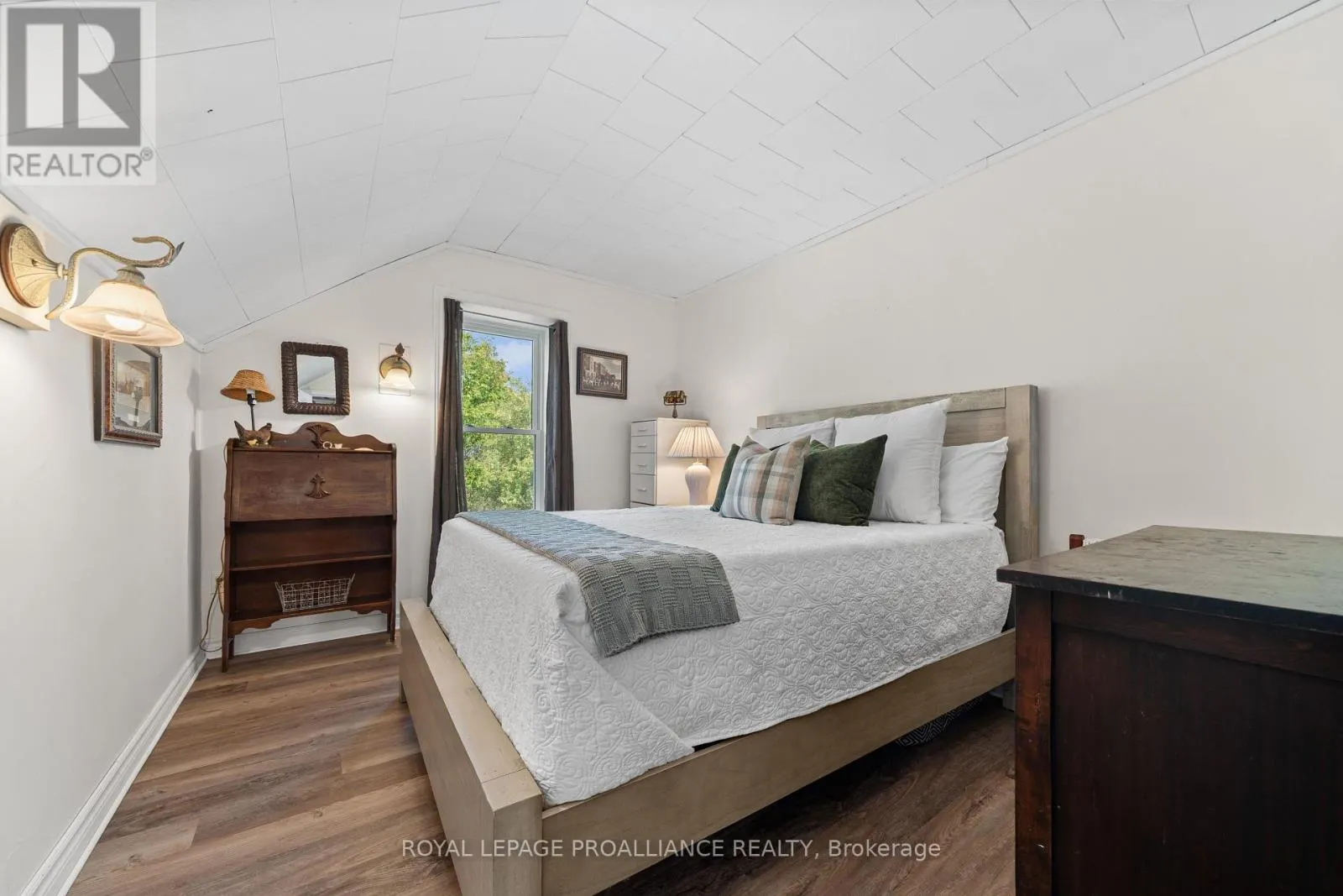 557 CASEY ROAD