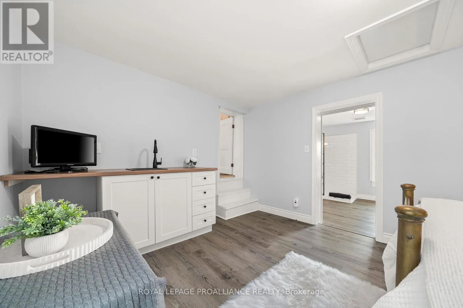 557 CASEY ROAD