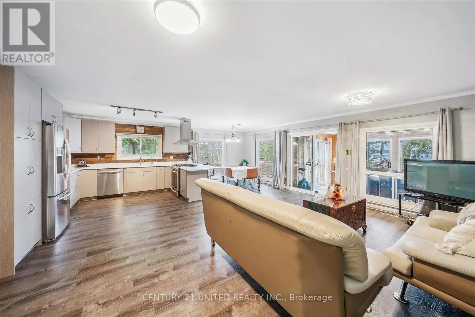 52 BIRCH POINT DRIVE