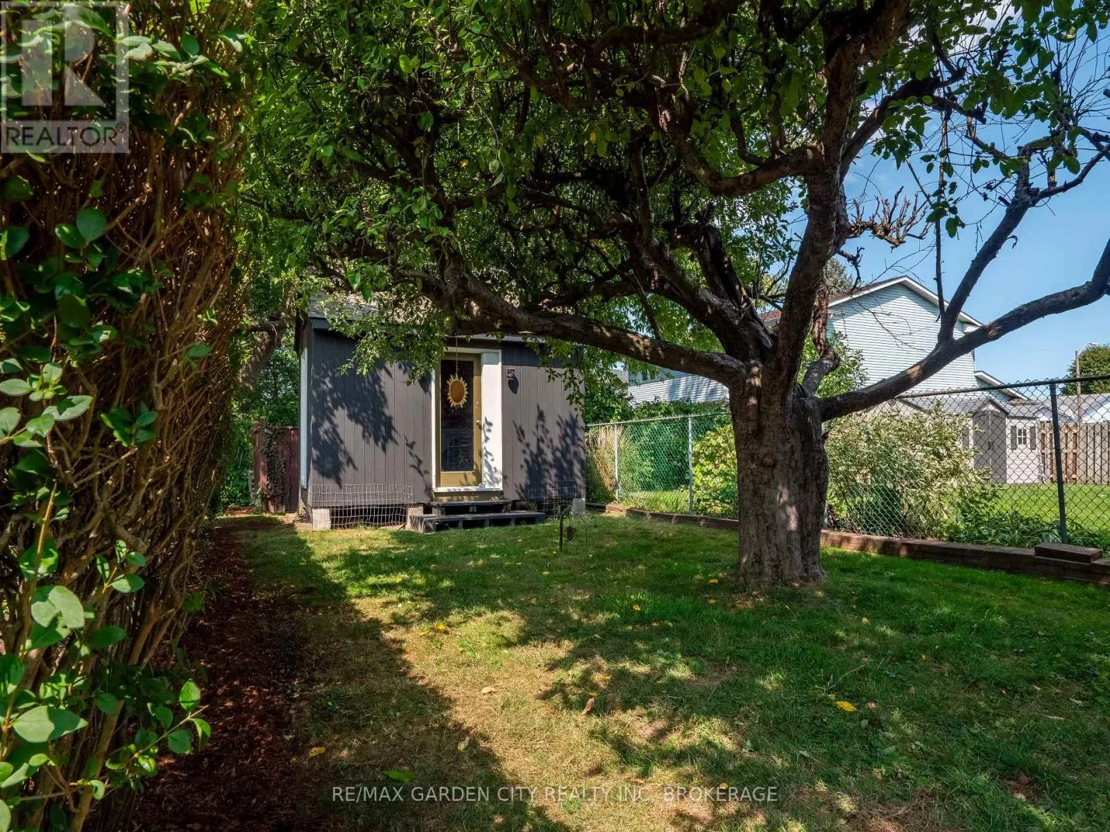 46 HENLEY DRIVE
