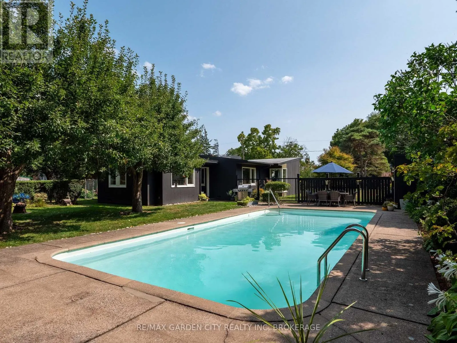 46 HENLEY DRIVE