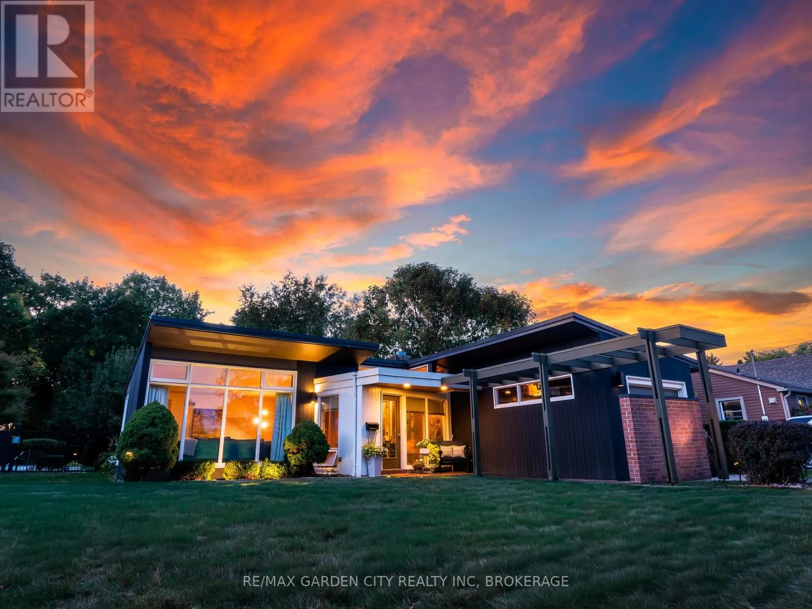 46 HENLEY DRIVE