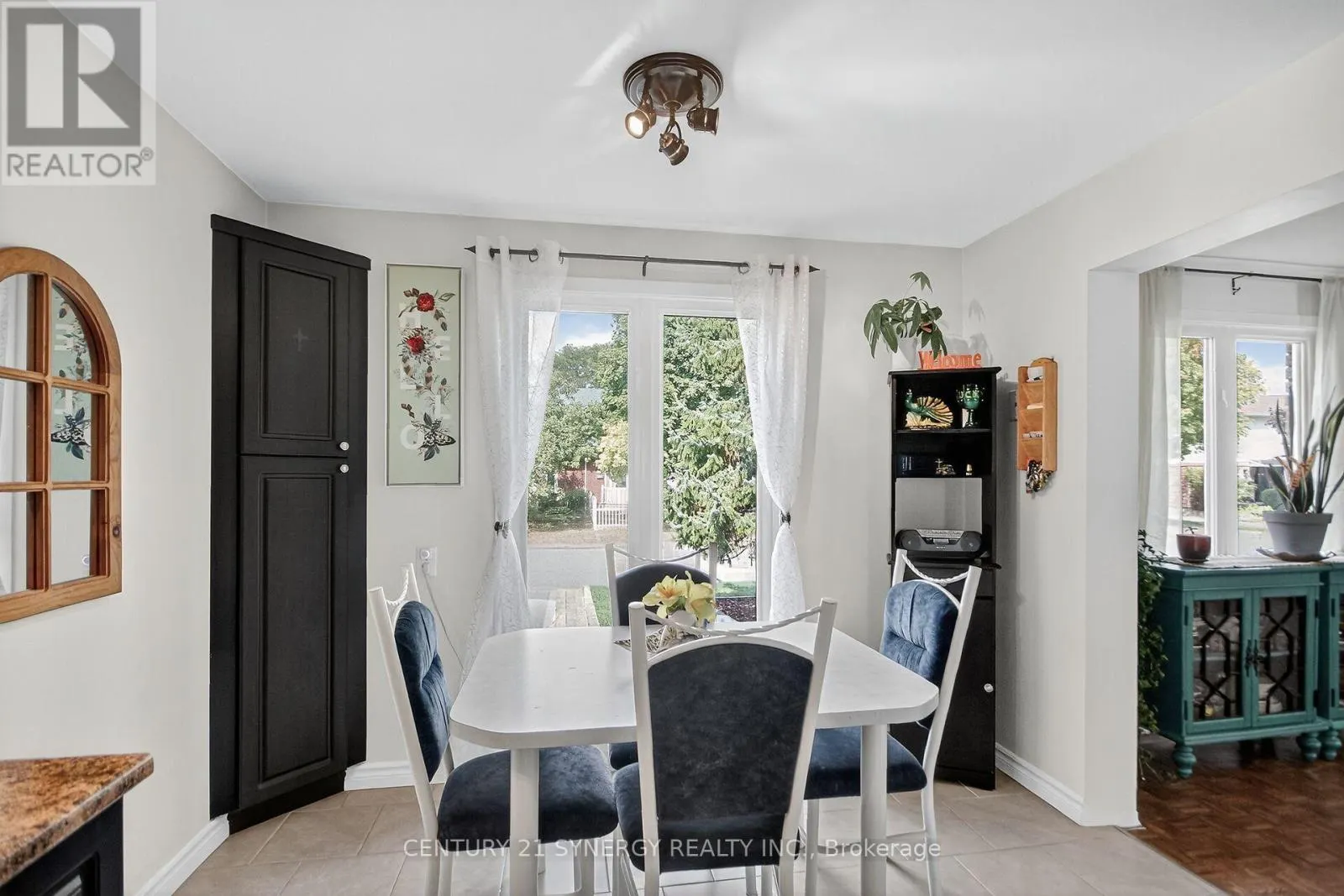61 FIELDGATE DRIVE
