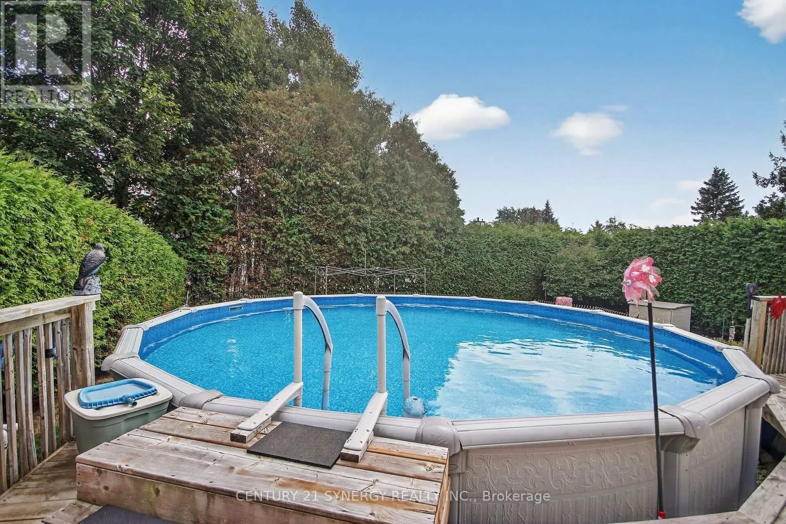 61 FIELDGATE DRIVE