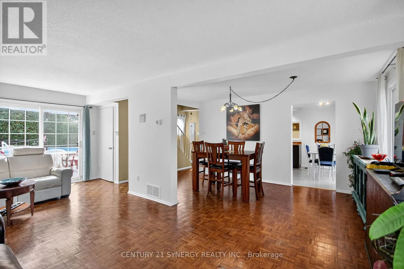 61 FIELDGATE DRIVE