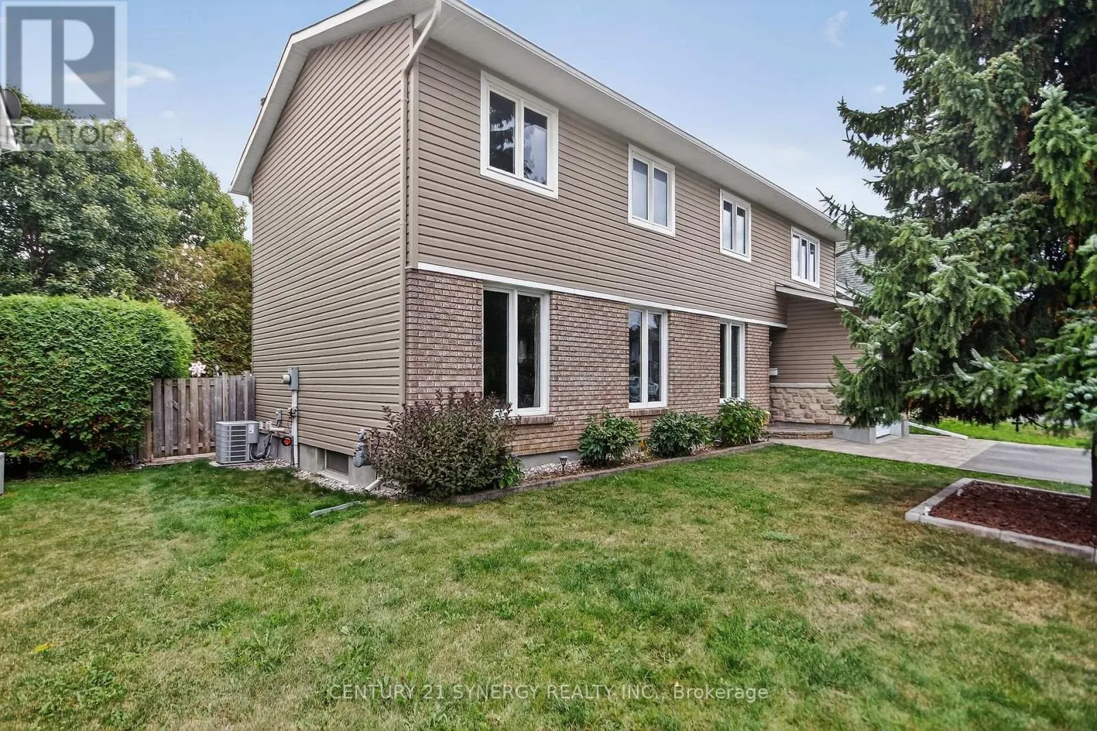 61 FIELDGATE DRIVE