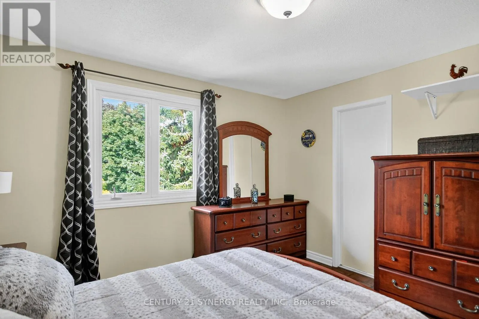 61 FIELDGATE DRIVE