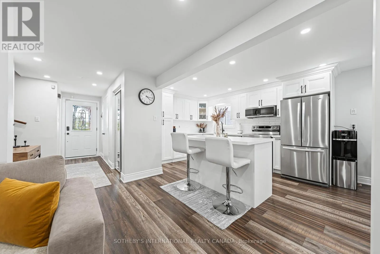 64 GLENBROOK CRESCENT