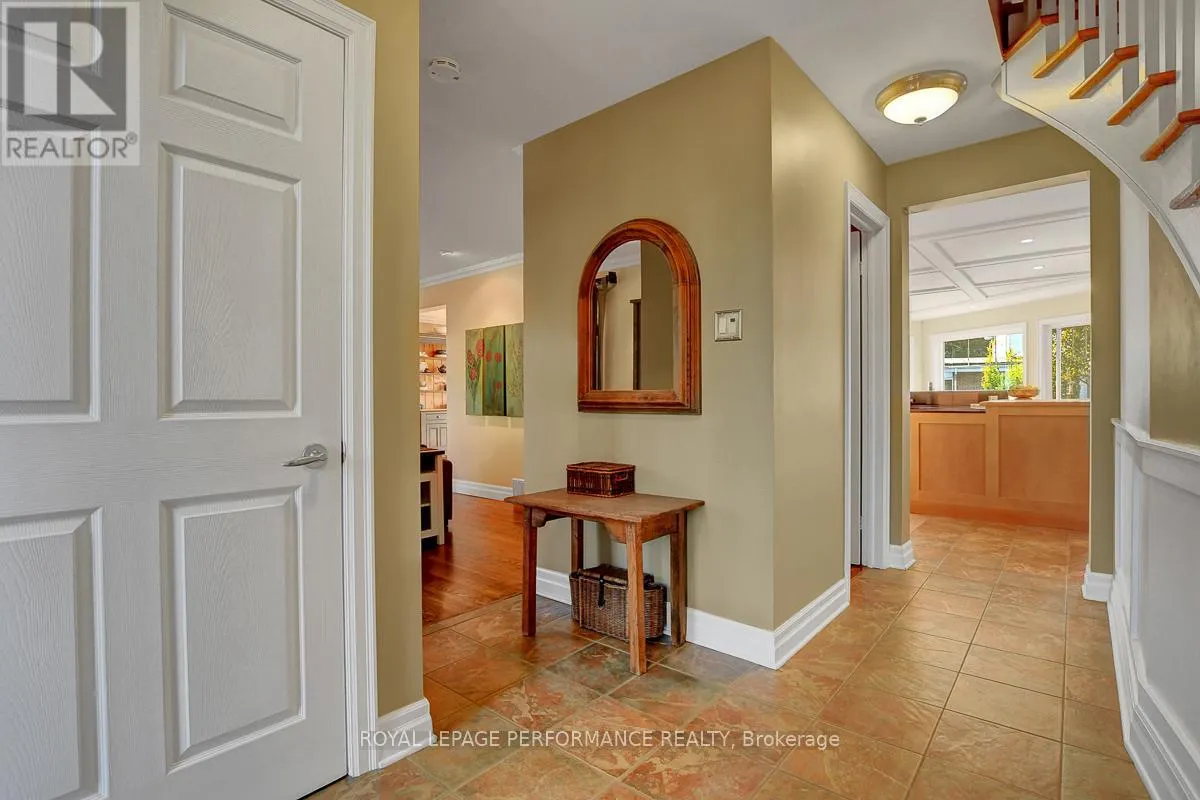 6 SELLERS WAY