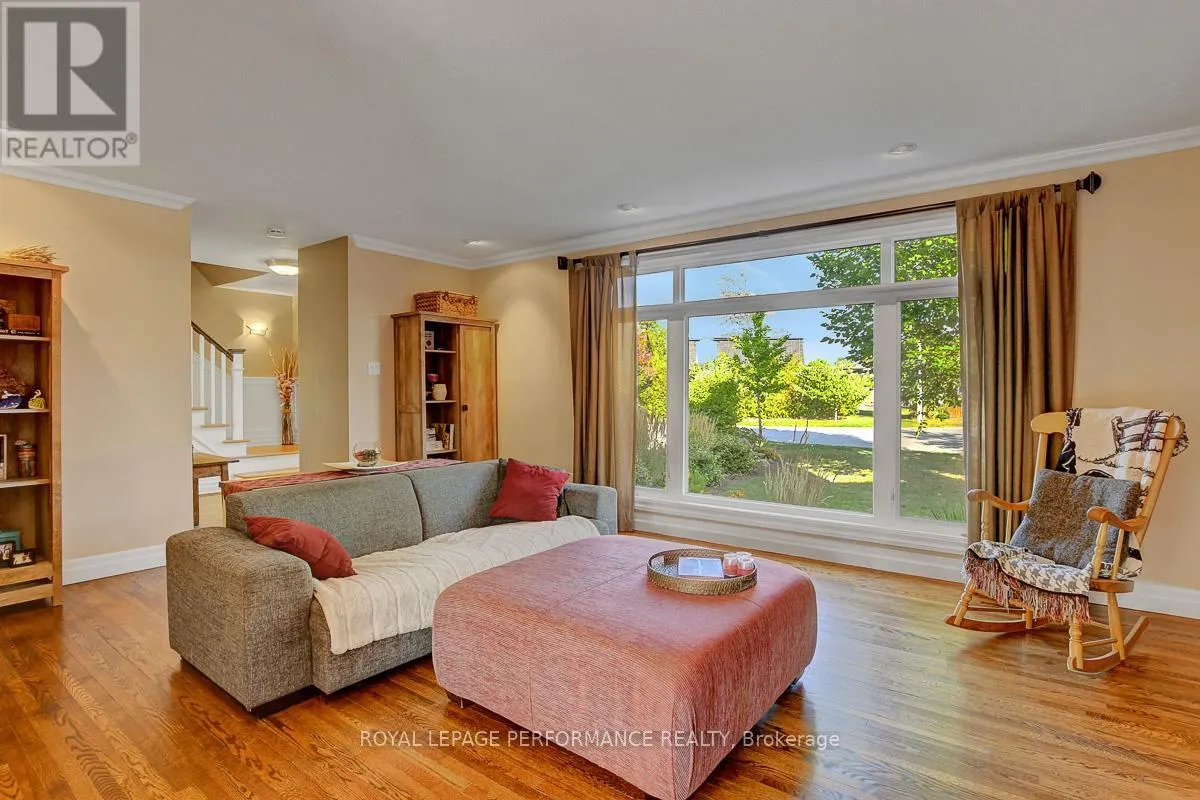6 SELLERS WAY