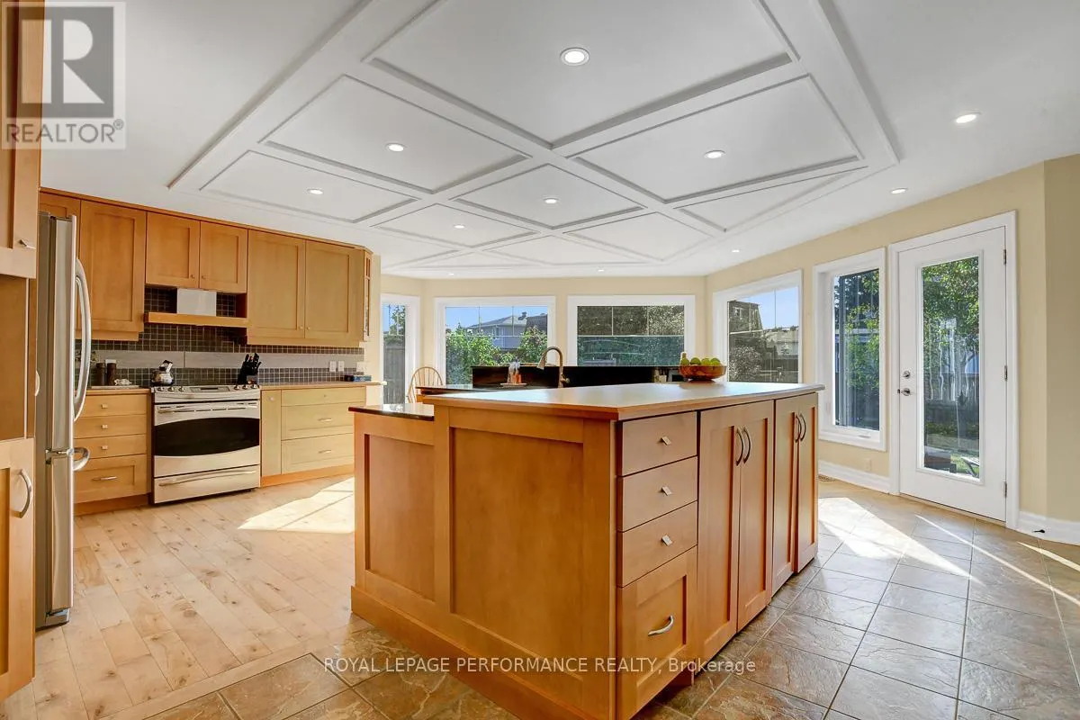 6 SELLERS WAY