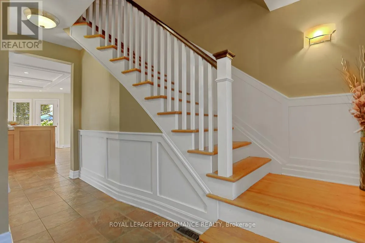 6 SELLERS WAY