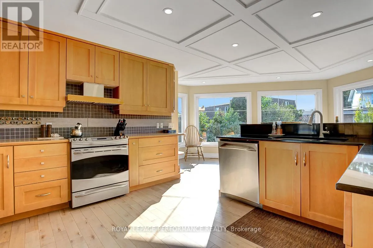 6 SELLERS WAY