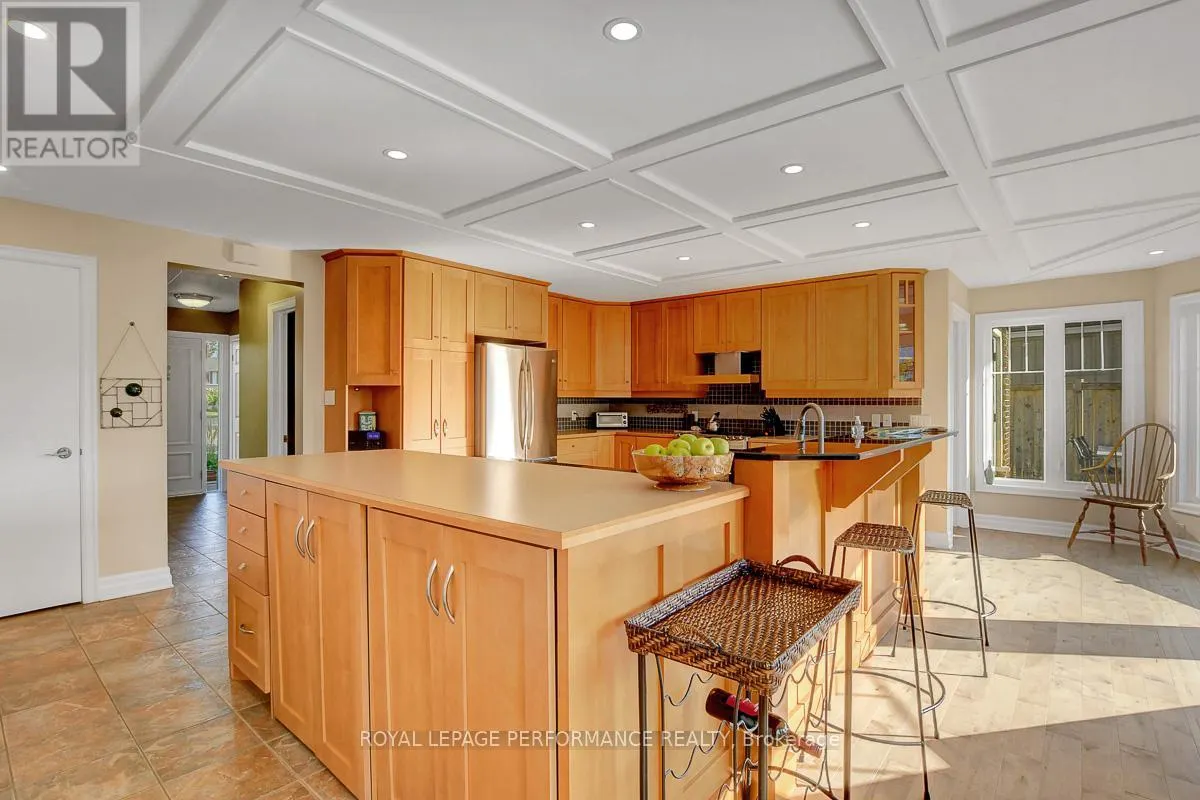6 SELLERS WAY