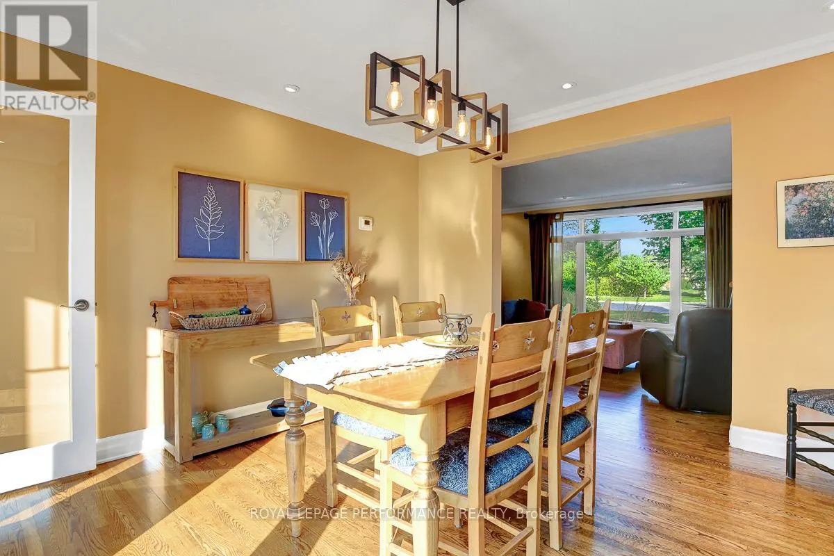 6 SELLERS WAY