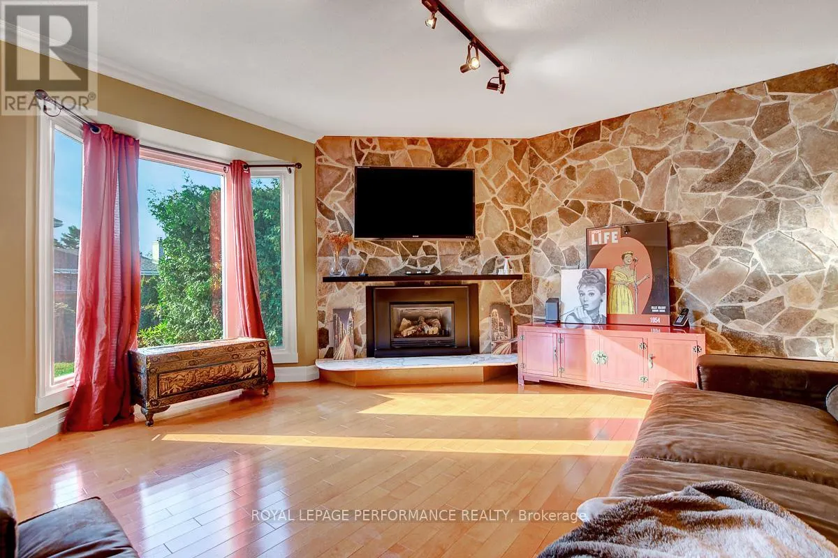 6 SELLERS WAY