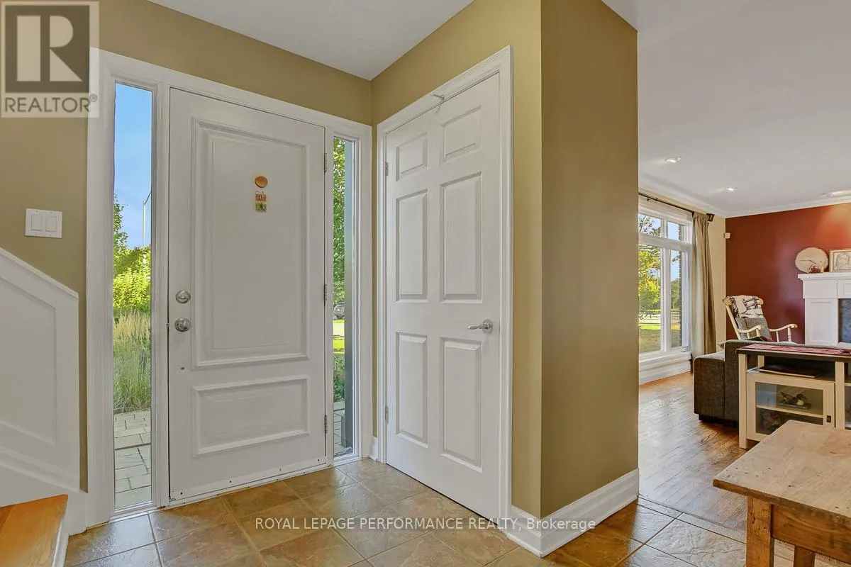 6 SELLERS WAY