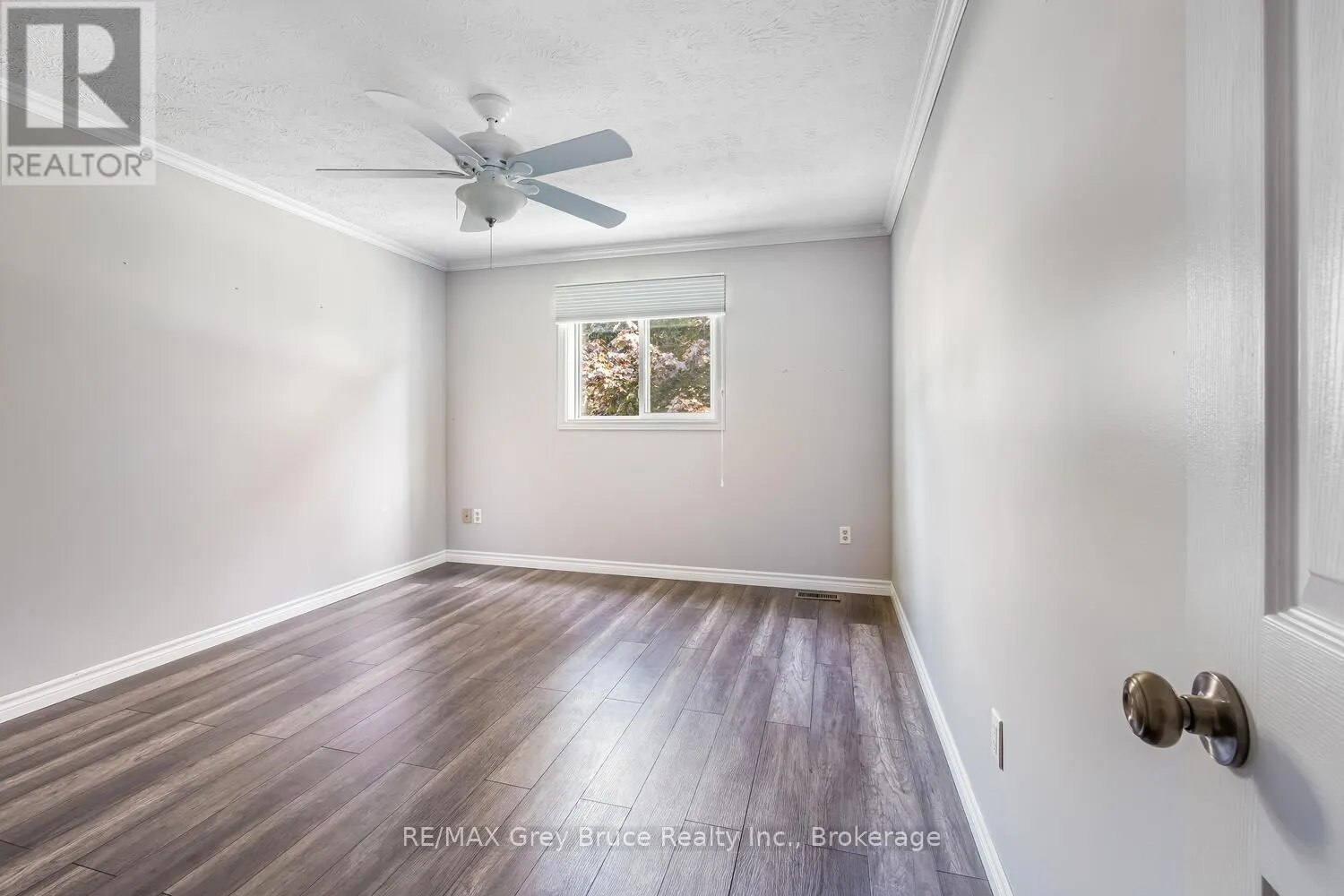 699 20TH STREET W