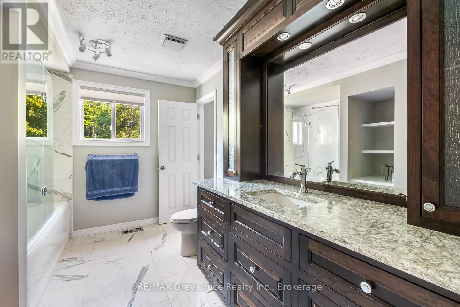 699 20TH STREET W