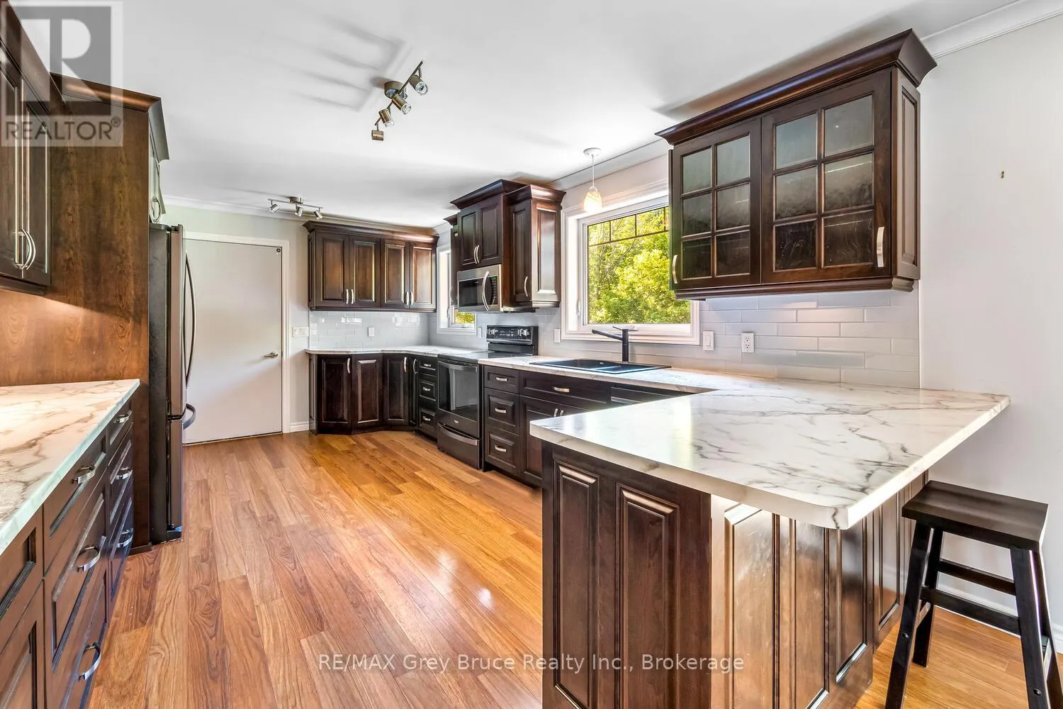 699 20TH STREET W