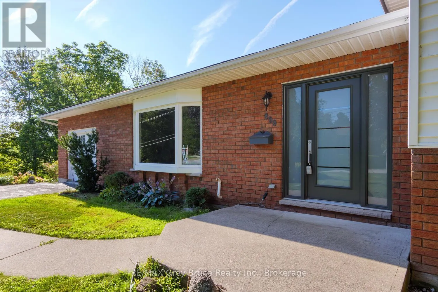 699 20TH STREET W