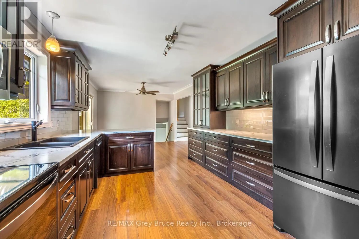 699 20TH STREET W