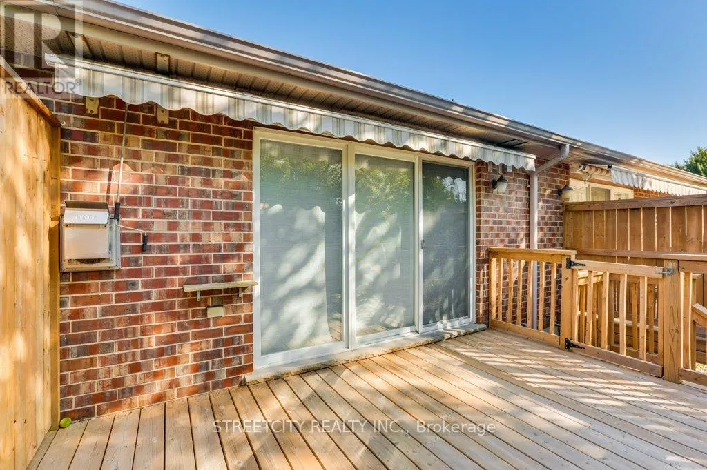 29 - 680 COMMISSIONERS ROAD, #29