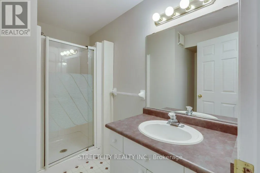 29 - 680 COMMISSIONERS ROAD, #29