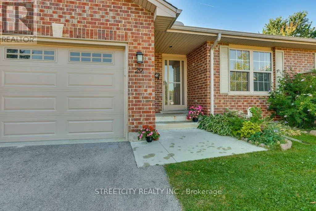 29 - 680 COMMISSIONERS ROAD, #29