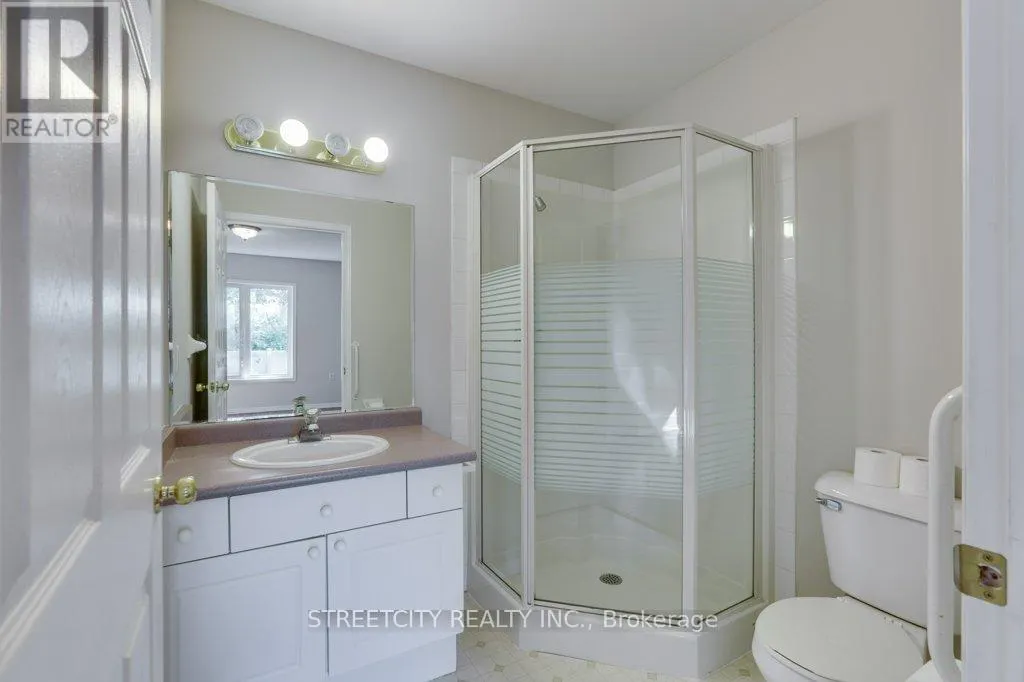 29 - 680 COMMISSIONERS ROAD, #29