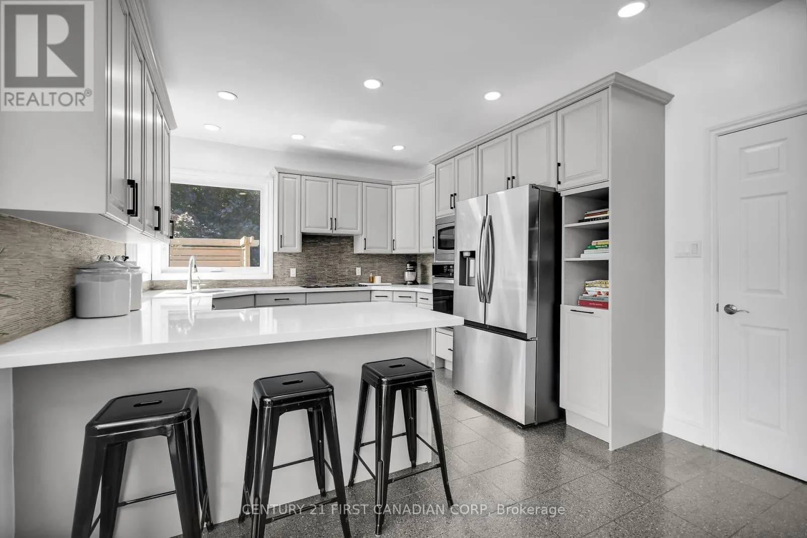 768 FRANKLINWAY CRESCENT