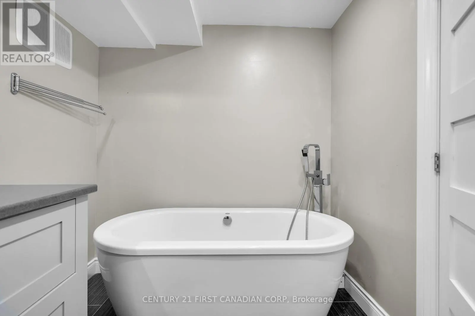 768 FRANKLINWAY CRESCENT