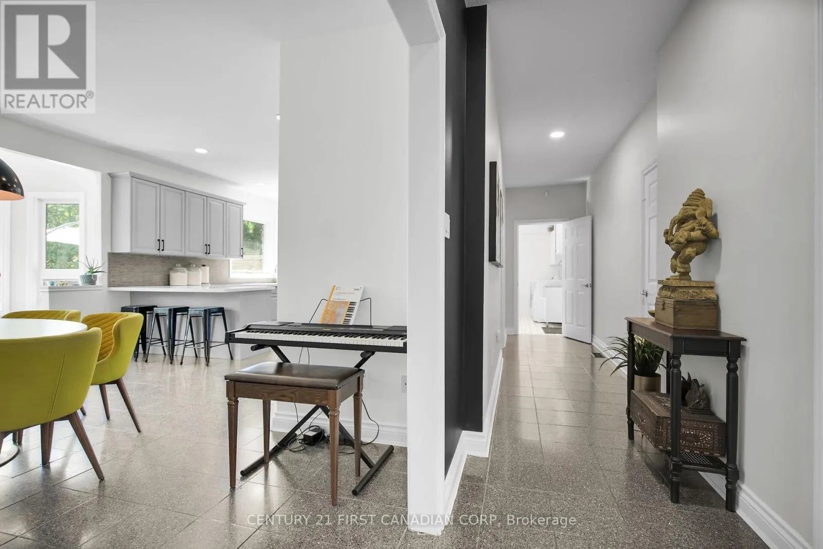 768 FRANKLINWAY CRESCENT