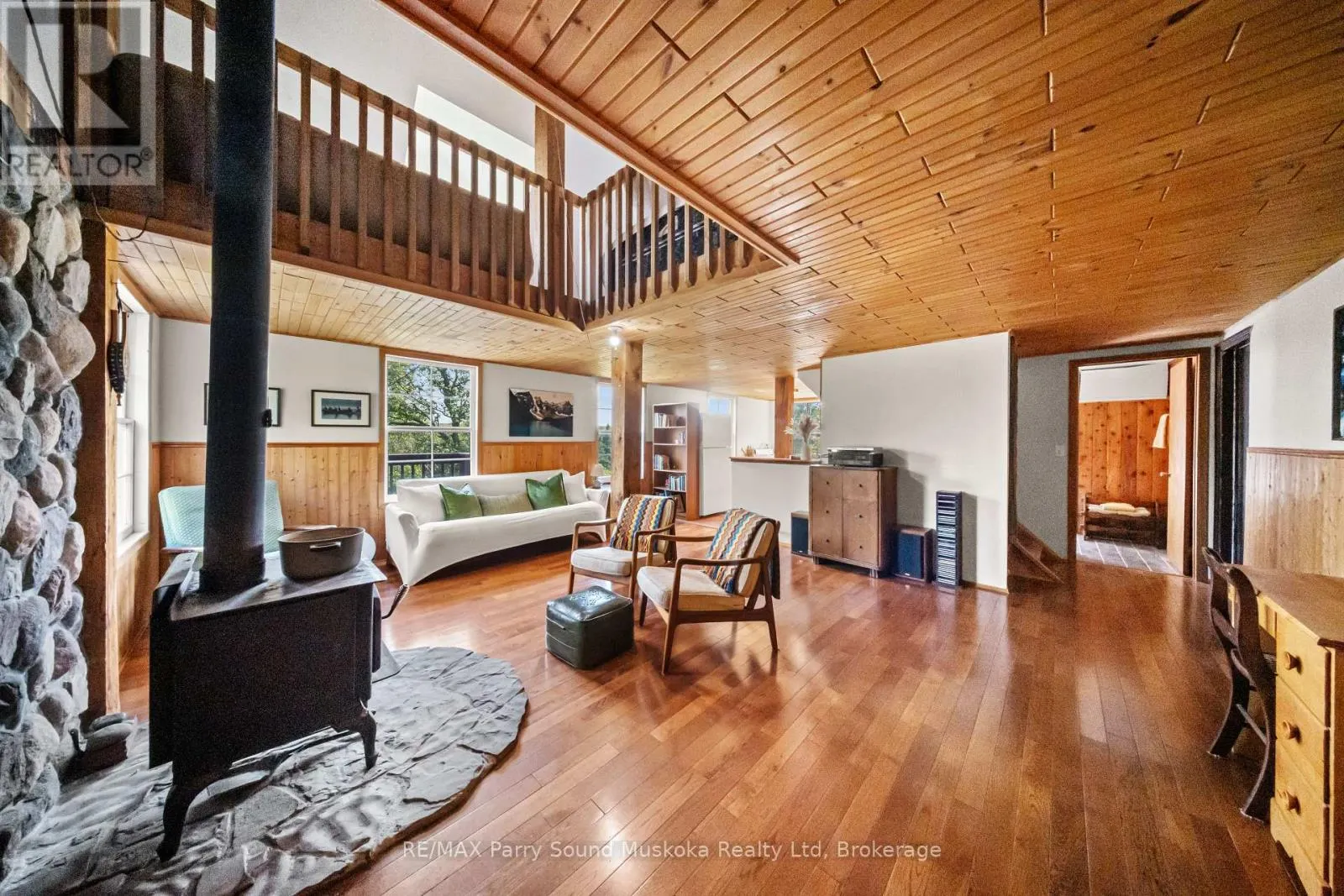15 DICKINSON ROAD