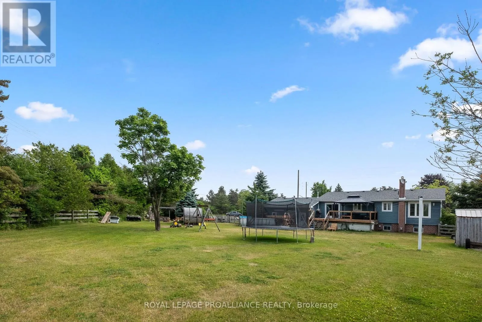 8 ORIOLE CRESCENT