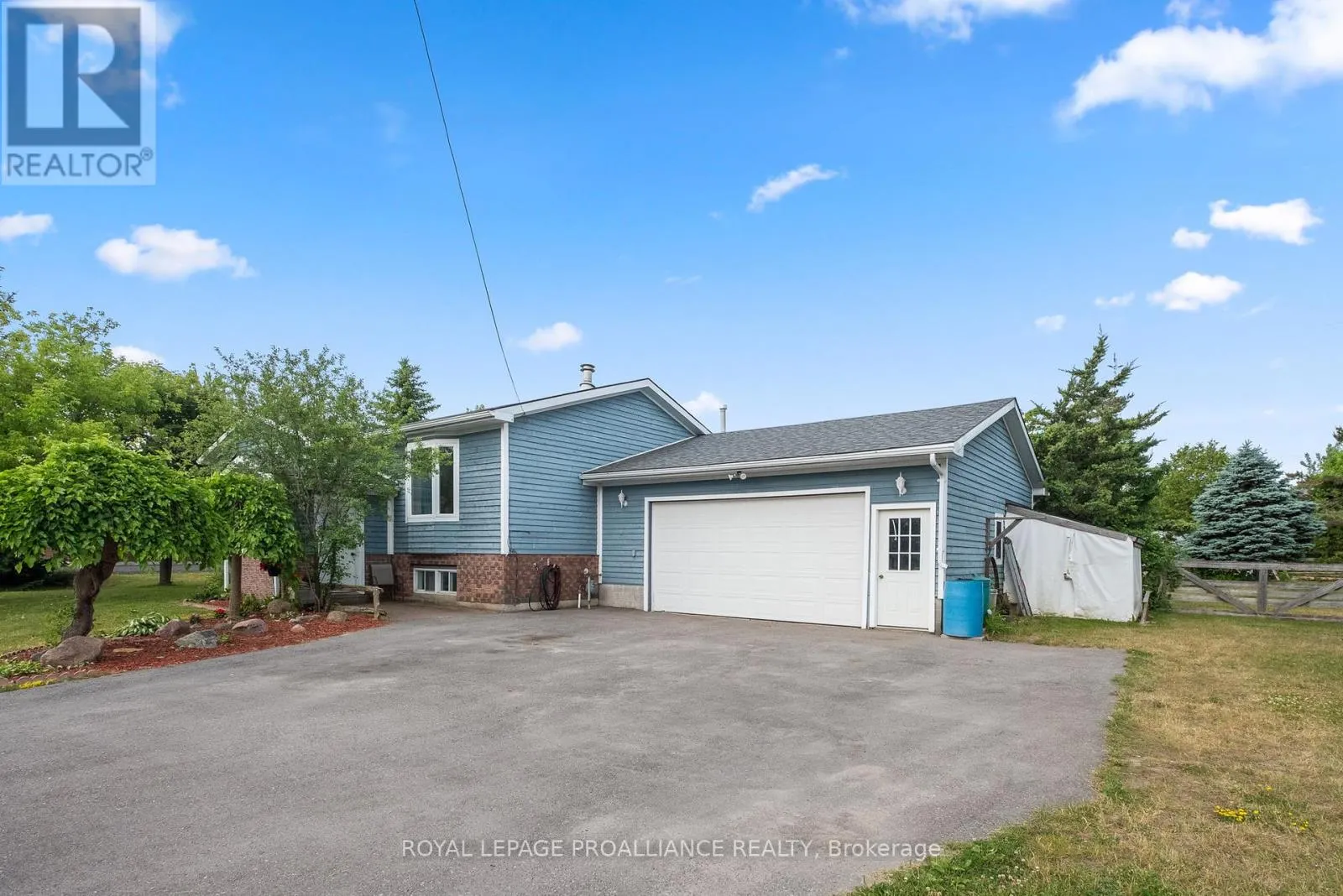 8 ORIOLE CRESCENT