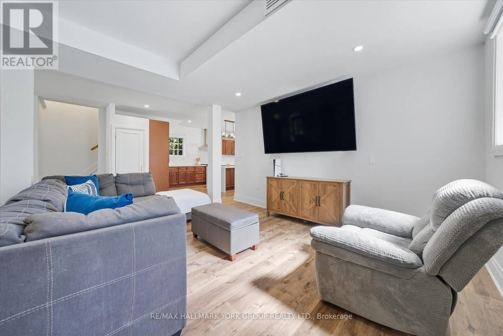 67 ANTIQUARY ROAD