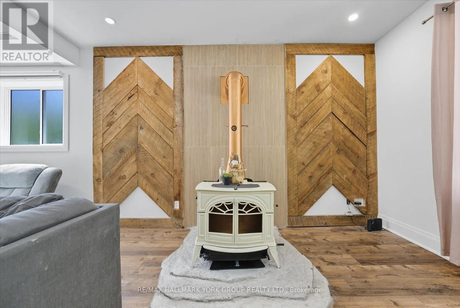 67 ANTIQUARY ROAD