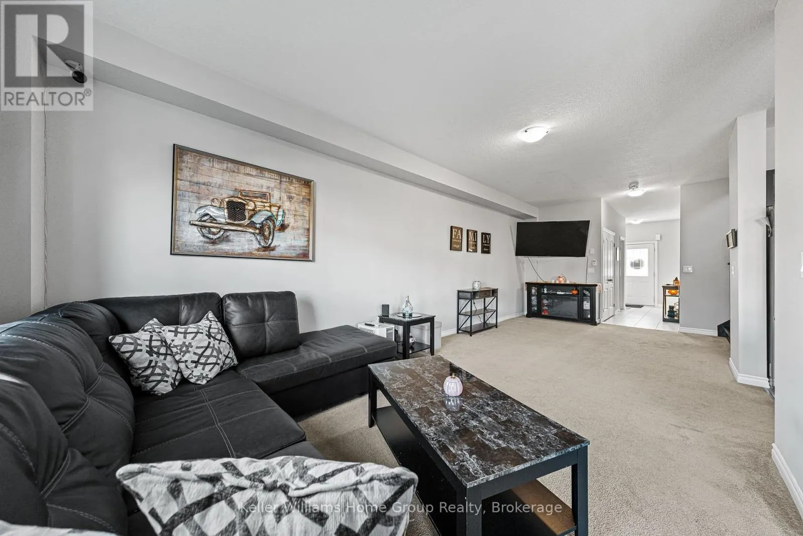 24 COURTNEY STREET